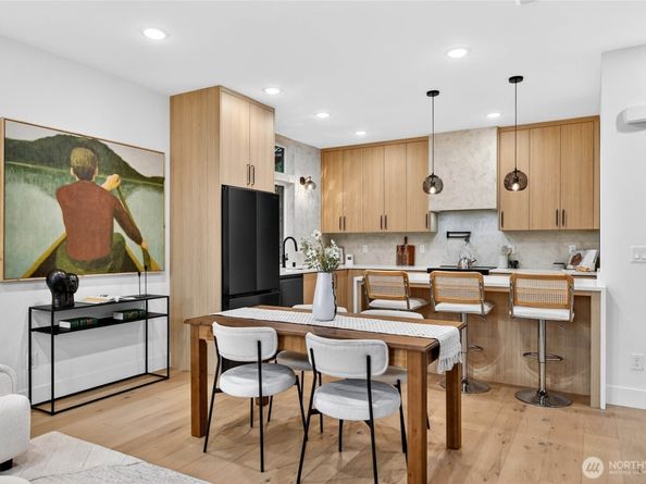 4529 Corliss Avenue N, Seattle WA 98103