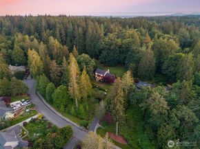 5791 Wimsey Lane NE, Bainbridge Island WA 98110