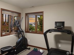15718 72nd Avenue W, Edmonds WA 98026