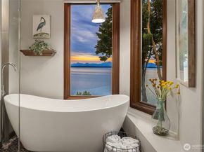 15718 72nd Avenue W, Edmonds WA 98026