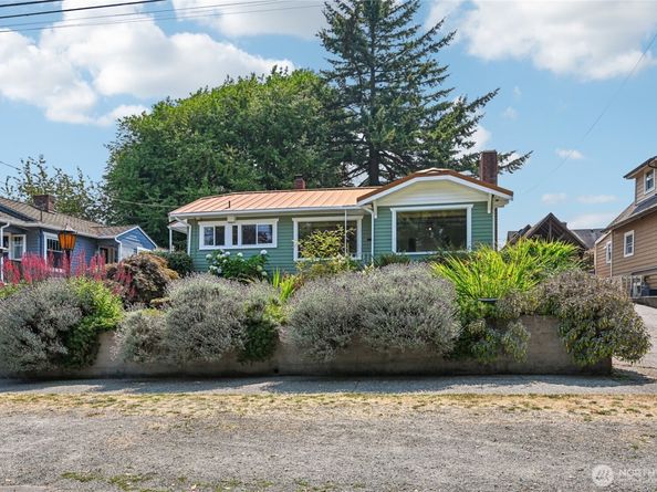 5017 SW Grayson Street, Seattle WA 98116
