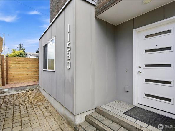 11530 Greenwood Avenue N, Seattle WA 98133