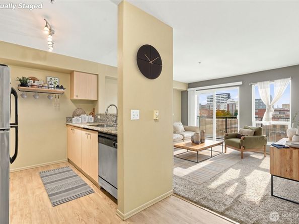 2818 Grand Ave B502, Everett WA 98201