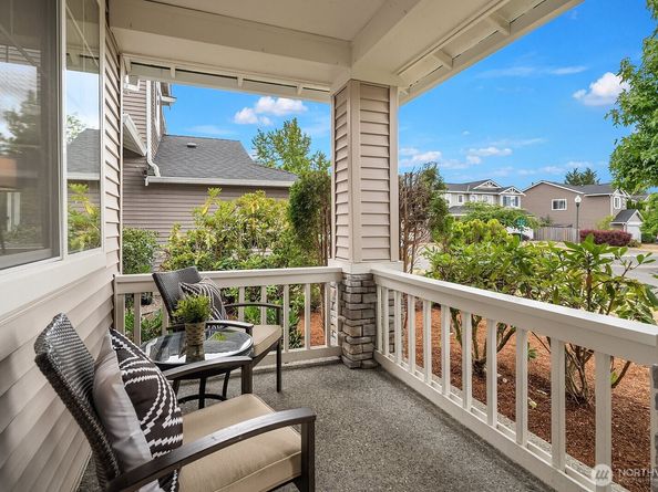 24270 SE 11th Place, Sammamish WA 98075