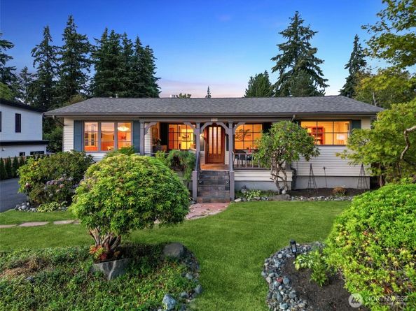 916 18th Avenue W, Kirkland WA 98033