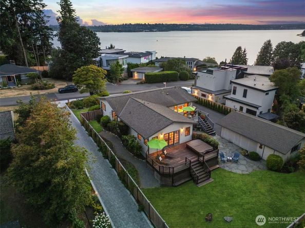 916 18th Avenue W, Kirkland WA 98033