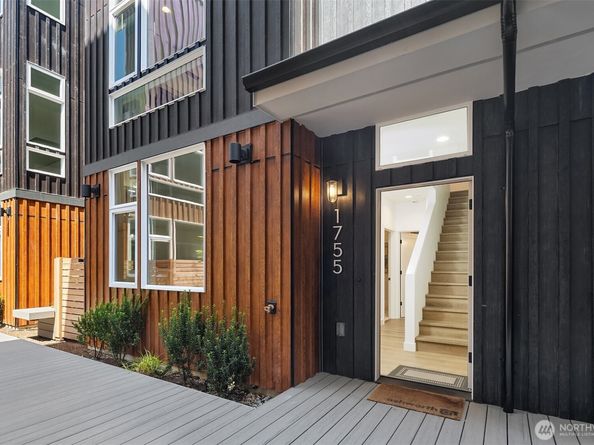 1755 17th Avenue, Seattle WA 98122