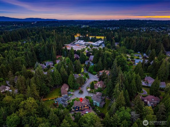24520 NE 11th Place, Sammamish WA 98074