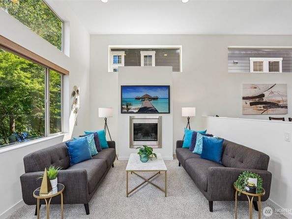 1018 NE 103rd Street, Seattle WA 98125