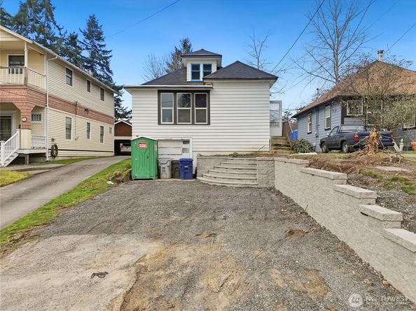285 Earlington Avenue SW, Renton WA 98057