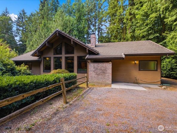 18461 Ballinger Way NE, Lake Forest Park WA 98155