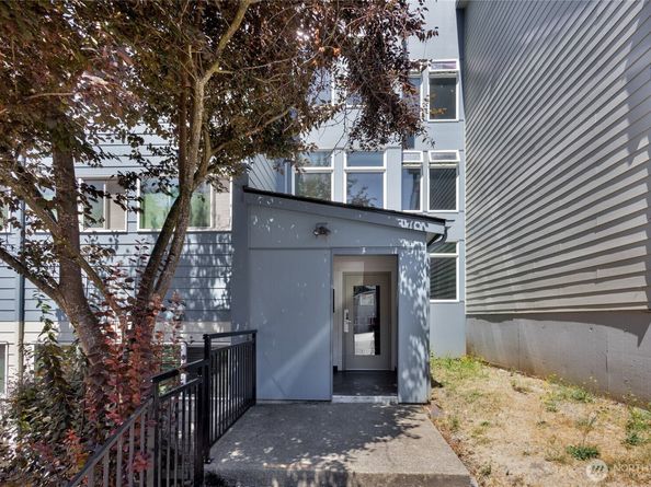 15146 65TH Avenue S 517, Tukwila WA 98188
