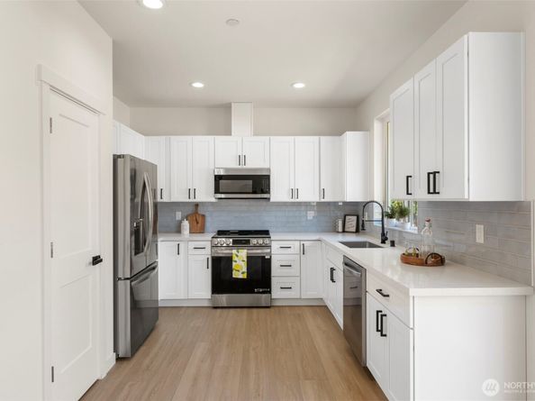 11014 6th Avenue W B, Everett WA 98204