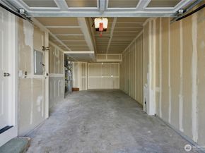 1439 Huckleberry Cir, Issaquah WA 98029