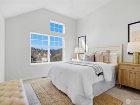 1439 Huckleberry Cir, Issaquah WA 98029