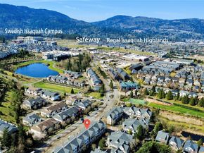 1439 Huckleberry Cir, Issaquah WA 98029