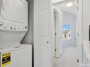 1439 Huckleberry Cir, Issaquah WA 98029