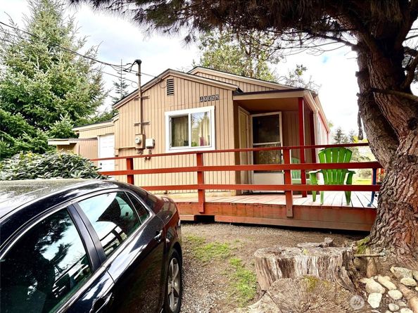 10028 30th Avenue SW, Seattle WA 98146