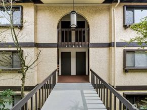17918 23rd Lane NE 302, Shoreline WA 98155