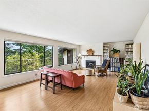 17918 23rd Lane NE 302, Shoreline WA 98155