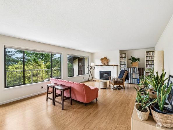 17918 23rd Lane NE 302, Shoreline WA 98155