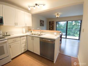 17918 23rd Lane NE 302, Shoreline WA 98155