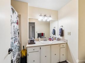 17918 23rd Lane NE 302, Shoreline WA 98155