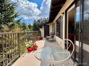 17918 23rd Lane NE 302, Shoreline WA 98155