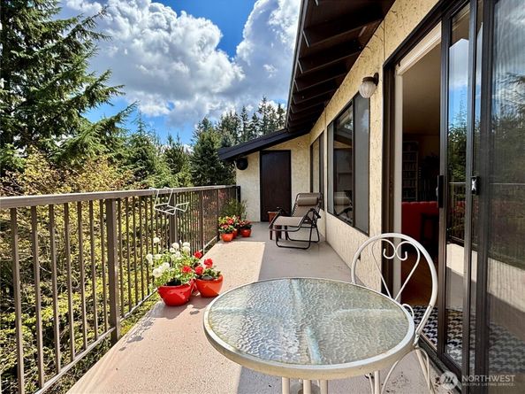 17918 23rd Lane NE 302, Shoreline WA 98155