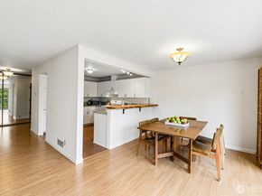 17918 23rd Lane NE 302, Shoreline WA 98155