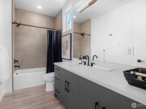 6727 Carleton Avenue S B, Seattle WA 98108