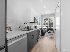 6727 Carleton Avenue S B, Seattle WA 98108