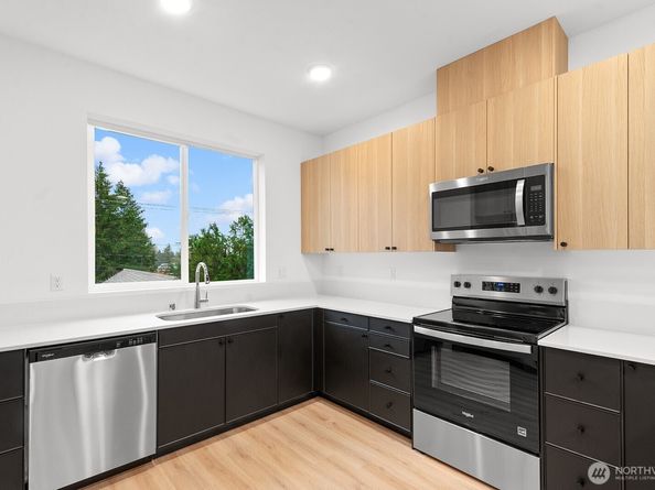 1401 SW 111th Lane, Seattle WA 98146