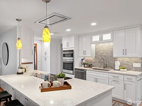 4902 NE 7th Place, Renton WA 98059