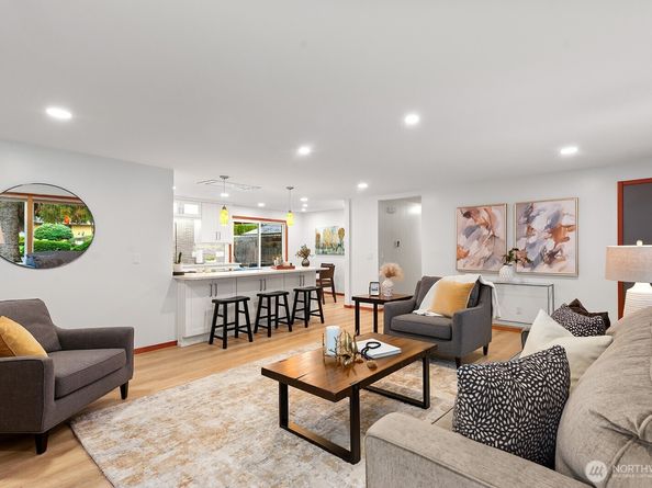 4902 NE 7th Place, Renton WA 98059
