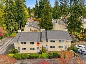 12024 101 Avenue NE E2, Kirkland WA 98034