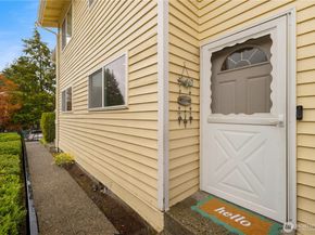 12024 101 Avenue NE E2, Kirkland WA 98034