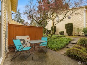 12024 101 Avenue NE E2, Kirkland WA 98034