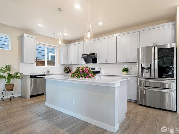 23827 SE 115th Place SE, Kent WA 98031
