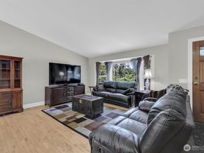 18803 156th Avenue NE, Woodinville WA 98072