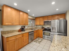 7627 NE 202nd Place, Kenmore WA 98028