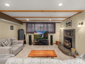 7627 NE 202nd Place, Kenmore WA 98028