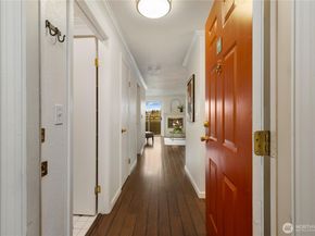 2244 13th Ave W 206, Seattle WA 98119