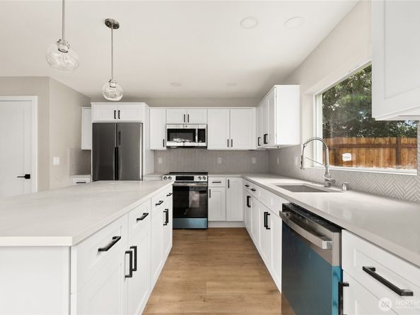 1404 N 136th Street, Seattle WA 98125