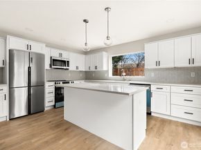 1404 N 136th Street, Seattle WA 98125