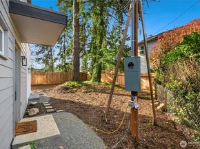 1404 N 136th Street, Seattle WA 98125
