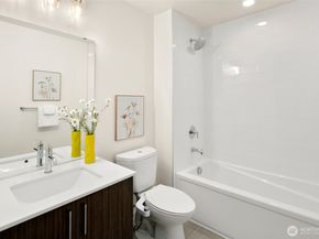 109 22nd Avenue E F, Seattle WA 98112