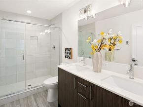 109 22nd Avenue E F, Seattle WA 98112