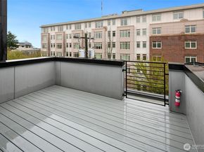 109 22nd Avenue E F, Seattle WA 98112