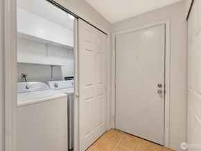 1321 S Puget Drive E33, Renton WA 98055